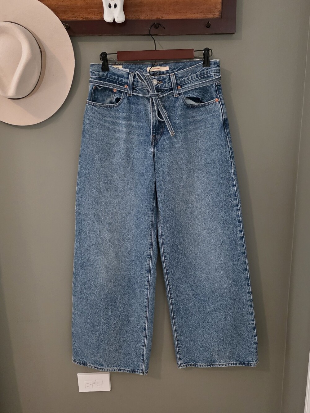 Levi's XL Straight Tie Waist Wide Leg Jeans